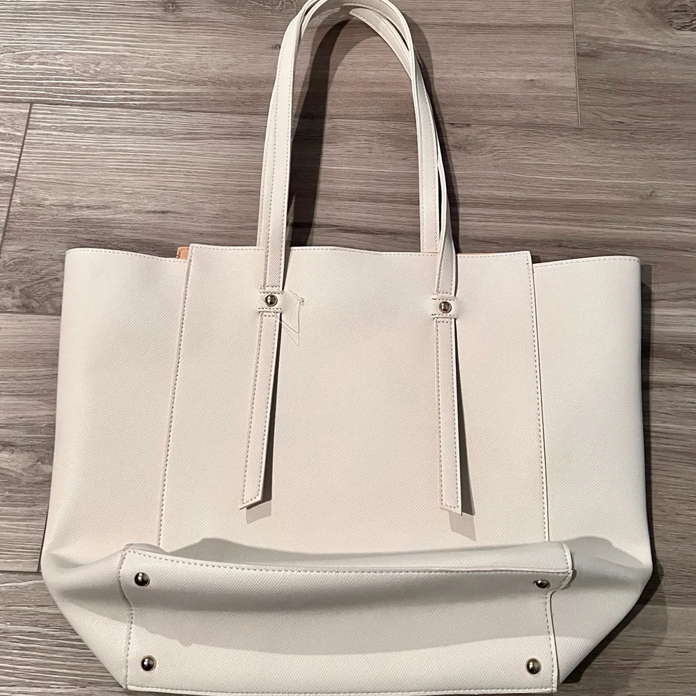 Boutique Bucket Bag - Picture 2 of 6
